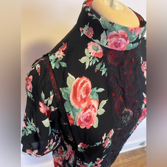 Silk and Lace see-through blouse, black with roses - Picture 2 of 7